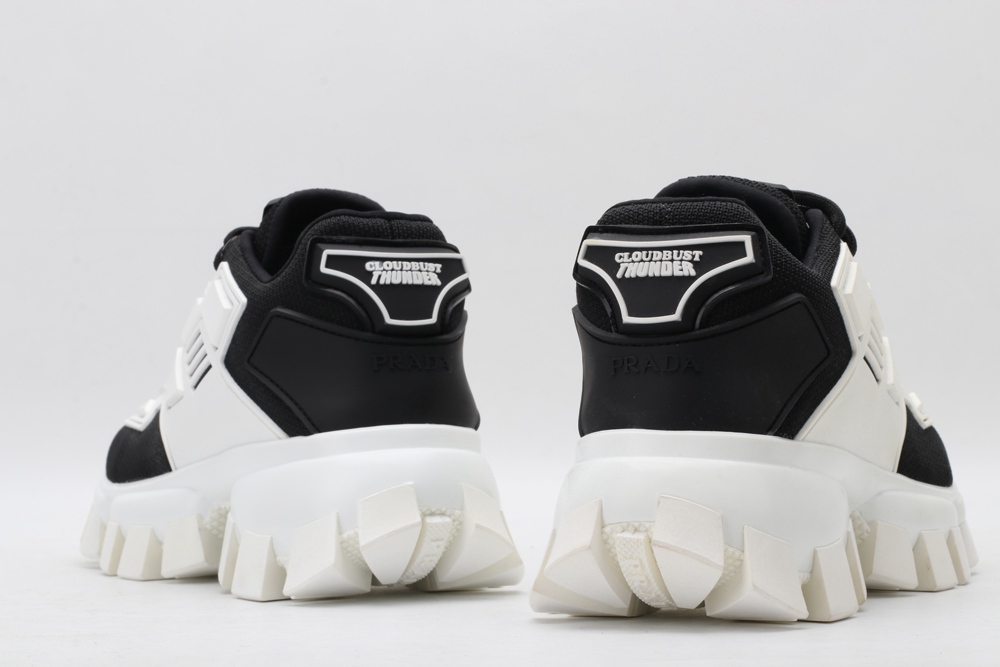 P*rada SNEAKER